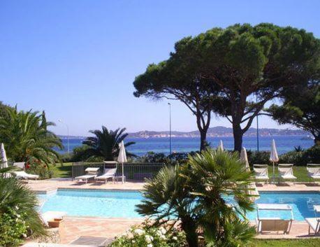 Hotel Villa Les Rosiers Grimaud Eksteriør billede